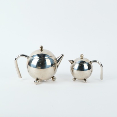 An Atomic Henley Style Teapot and Milk Jug