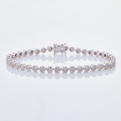 18ct White Gold, 2.70ct Diamond Flower Cluster Bracelet - Near new