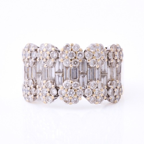 18ct White Gold, 2.61ct Diamond Dress Ring