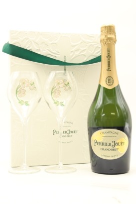 (1) NV Perrier-Jouet Grand Brut Gift Set with 2 Glasses, Champagne (GB)