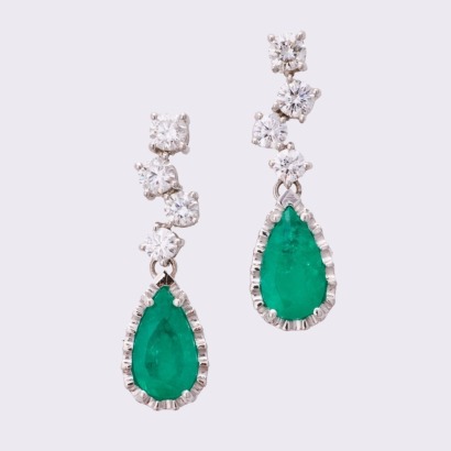 18ct White Gold, Modern, 1.95ct Colombian Emerald / .86ct Diamond Drop Earrings - Near new