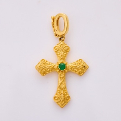 18ct Yellow Gold, 2.0mm Cabochon Cut Emerald Set Cross Pendant