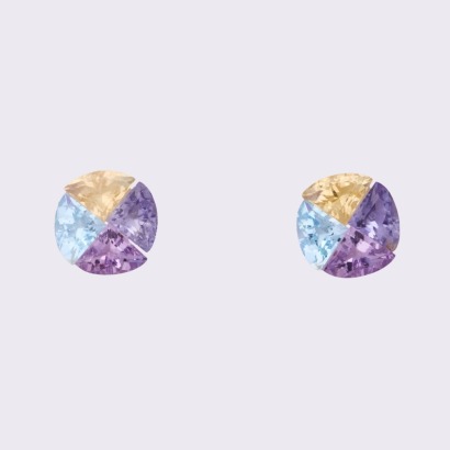 Parcel of Eight, Fan Shaped Calibrated Gemstones totalling 4.40cts