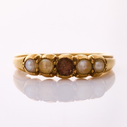 18ct Yellow Gold, Graduated Seed Pearl Ring (one pearl missing)