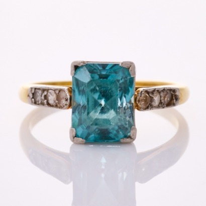 18ct Yellow Gold, Vintage, Blue Zircon / Diamond / Clear Stone Dress Ring