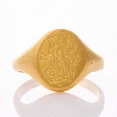 18ct Yellow Gold, Vintage, Carved Lion Crest Signet Ring