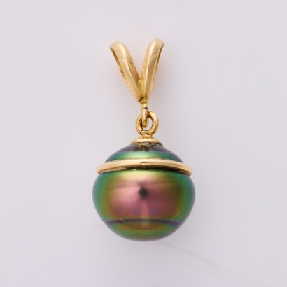 14ct Yellow Gold, 10.4mm Semi Round, South Sea Black Pearl Pendant