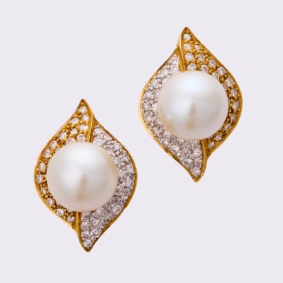 18ct Yellow Gold, 10mm South Sea Pearl / 1.00ct Diamond Earrings