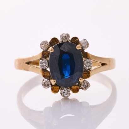 14ct Yellow Gold, Vintage, 1.70ct Sapphire / .16ct Diamond Ring
