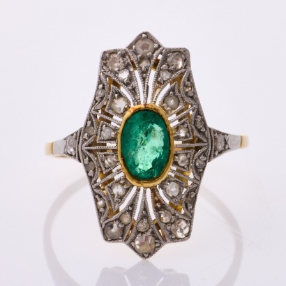 18ct Yellow Gold / Platinum, Antique, Oval 6.0mm x 4.2mm Emerald / .15ct Diamond Ring