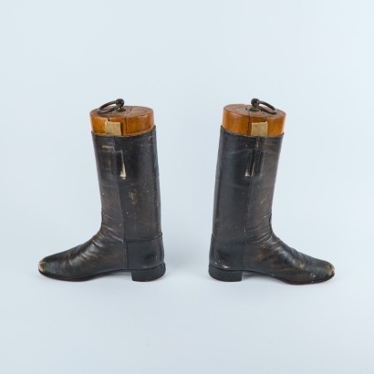 A Pair of English Black Leather Riding Boots With Trees