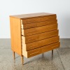 A Mid-Century Oak Chest of Drawers - 2