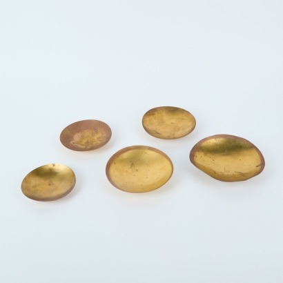 A Collection of Five Eclectic Shallow Copper Bowls by Tom Dixon A/F