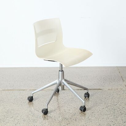 An Otto Swivel Chair by Antonio Citterio for B&B Italia