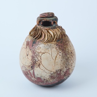 A Gail Weisburg Ovoid Sculptural Vessel with Sgraffito Decoration