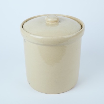 A Timaru Potteries Lidded Crock