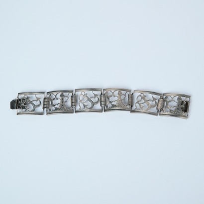 A Vintage Wide Link Bracelet