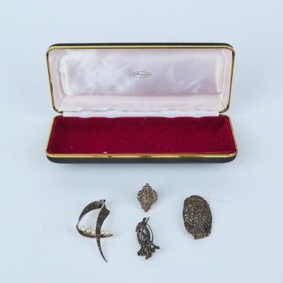 A Collection Of Five Marquette Jewellery Items