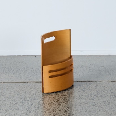 A Minimal-Formed Ply Magazine Rack