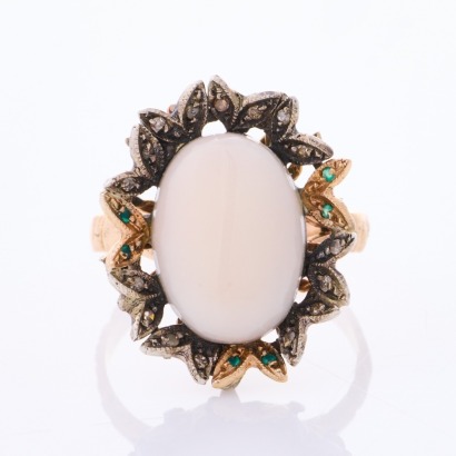 9ct Yellow Gold, Vintage, White Coral Ring