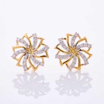 18ct Yellow Gold, .25ct Diamond Flower-Style Cluster Stud Earrings