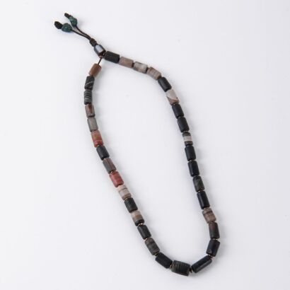 A Chinese Tibetan Banded Agate Bead Bracelet