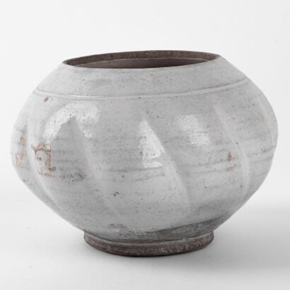 A Chinese Song Dynasty White-glazed Jar