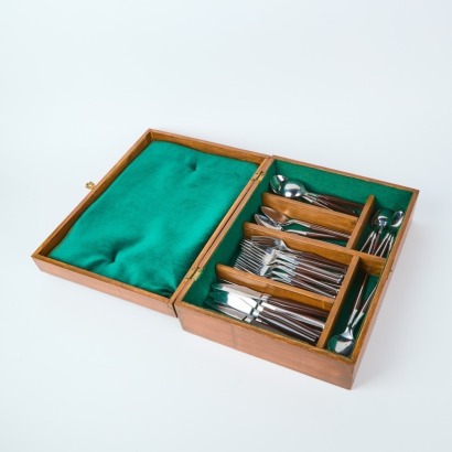 A Mid-Century Crest Eldan Stainless Steel Canteen of Cutlery