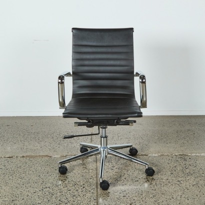 An Eames Style Office Chair