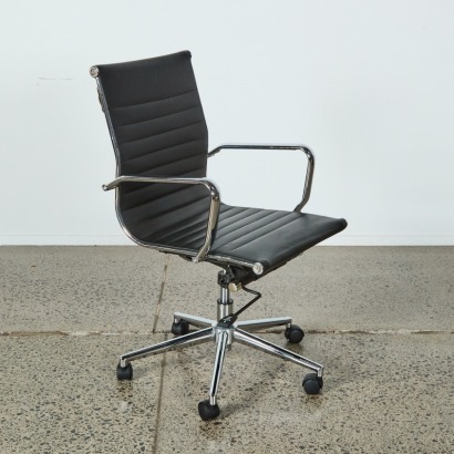 An Eames Style Office Chair