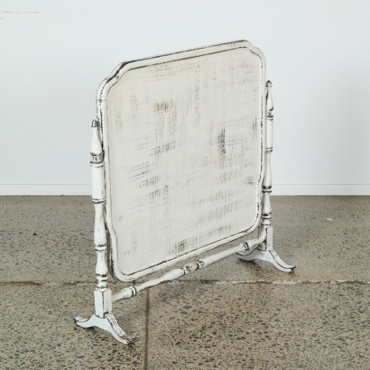 A White Country Style Fire Screen