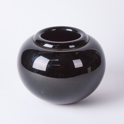 A Garry Nash Black Ovoid Vase