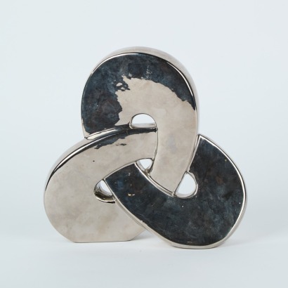 A Mirrored Ceramic Celtic Knot