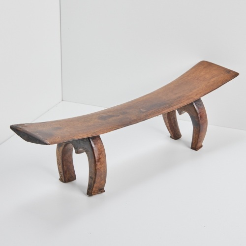 A Kali Headrest, Fiji