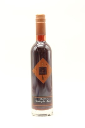 (1) Campbells Classic Rutherglen Muscat, Victoria, 17.5% ABV, 500ml