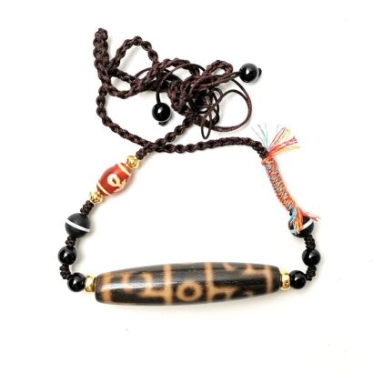 A Chinese Tibetan Old Dzi Bead