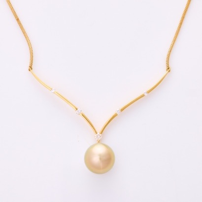 18ct Yellow Gold, 12.0mm South Sea Pearl / .26ct Diamond Necklace
