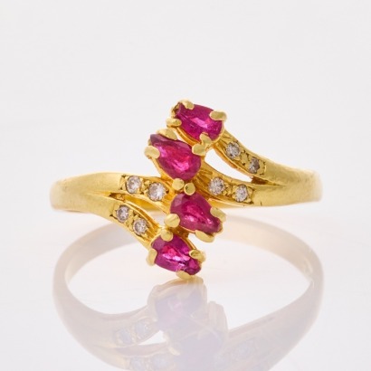 18ct Yellow Gold, Vintage, .80ct Ruby / .10ct Diamond Ring, circa 1989