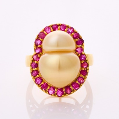 18ct Yellow Gold, Modern, 16mm x 11mm Burmese Gold Colour Pearl / Ruby Ring