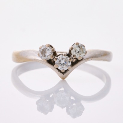 18ct White Gold, Vintage, .30ct Three Stone Diamond Ring. circa 1977