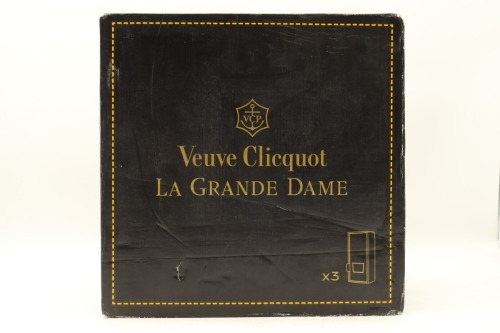 (3) 2006 Veuve Clicquot Ponsardin La Grande Dame Brut, Champagne [JR17.5] (GB)