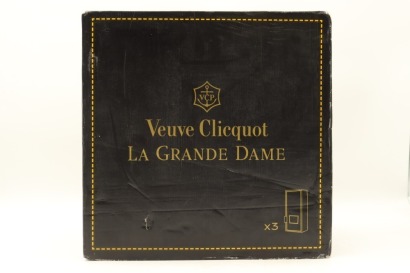 (3) 2006 Veuve Clicquot Ponsardin La Grande Dame Brut, Champagne [JR17.5] (GB)