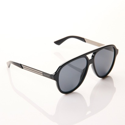 Gucci, GG0688S Black Aviator Sunglasses with Case