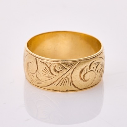 9ct Yellow Gold, Vintage, 9mm Wide Hand Engraved Band