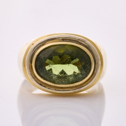 14ct Yellow Gold, Modern, 4.40ct Moldavite Ring