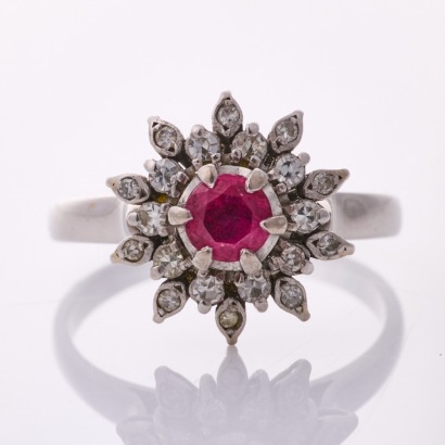 18ct White Gold / Palladium, Ruby / .15ct Diamond Daisy Style Cluster Ring