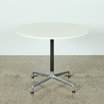 An Circular Group Table by Charles and Ray Eames for Herman Miller