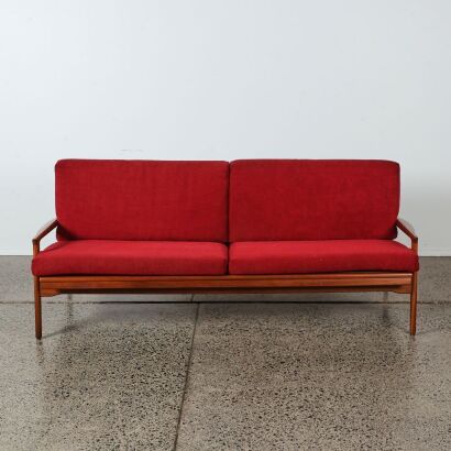 A Fred Lowen Marvick Lounge