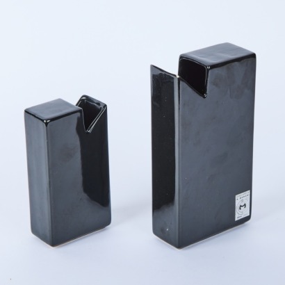 A Pair of Munari Italian Vases