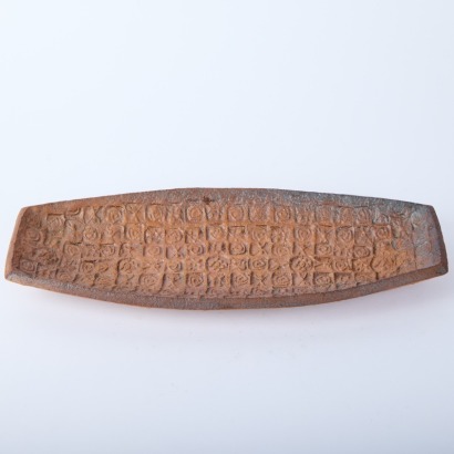 A Doris Dutch Stamped Coffin Dish